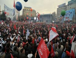 Kılıçdaroğlu: Ankara’nın boynu bükük ama Mansur Başkan düzeltecek