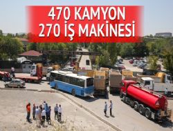 Kızılay’da vatandaşlar kışlalarda kamyonlar