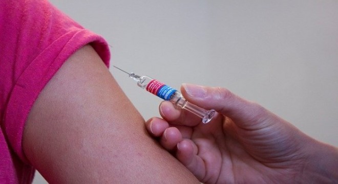 6,5 milyon doz aşı pazartesi sabah Türkiye de