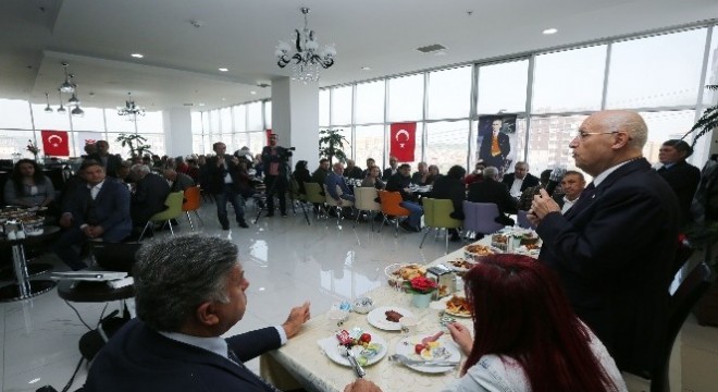 Başkan Yaşar Ata Mahallesi esnafıyla kahvaltıda buluştu
