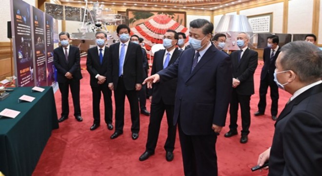Cumhurbaşkanı Xi Jinping, Chang’e-5 ekibiyle bir araya geldi