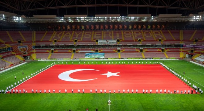 Dünyanın en büyük Türk Bayrağı Kayseri’de açıldı
