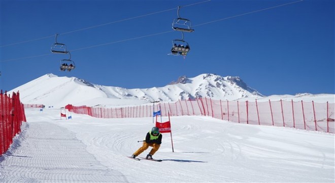 Erciyes te 4’üncü Diplomatik Kayak ve Snowboard Yarışı düzenlendi