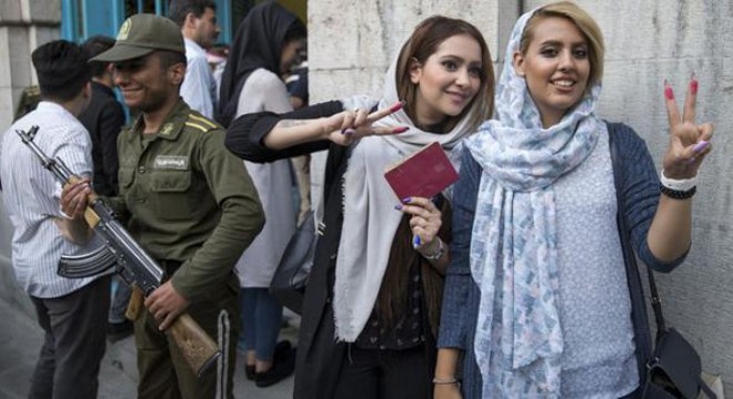 İran da ilk resmi sonuçlara göre kazanan Ruhani