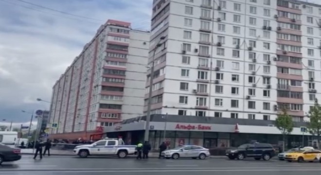 Moskova'da banka personeli rehin alındı