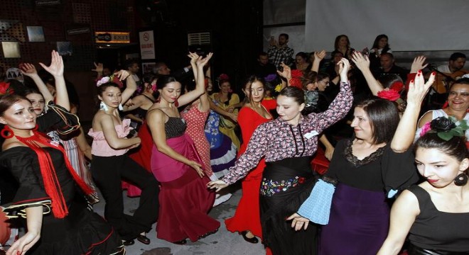 Pes edene kadar flamenko