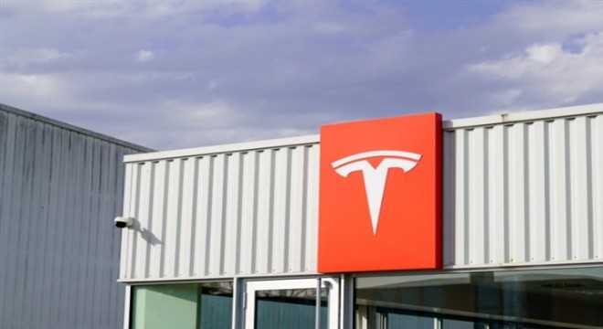 Tesla, Model 3'ü Çin'de üretmeye devam edecek