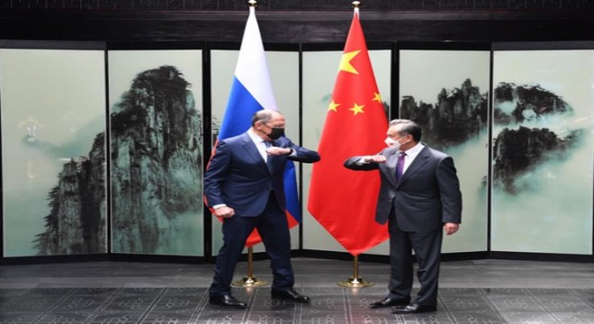 Çin ve Rusya dışişleri bakanları bir araya geldi
