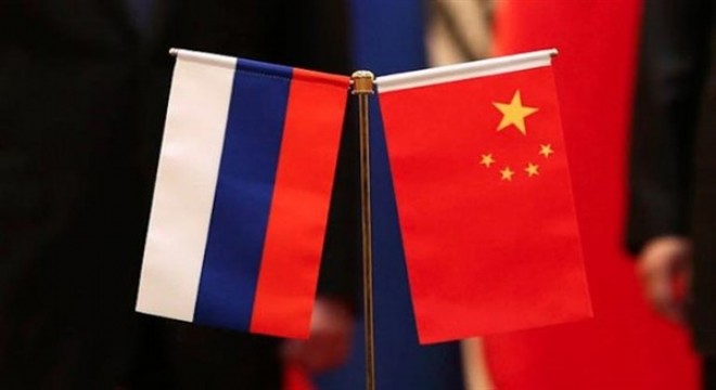 Çin ve Rusya donanmaları arasında ilk ortak devriye