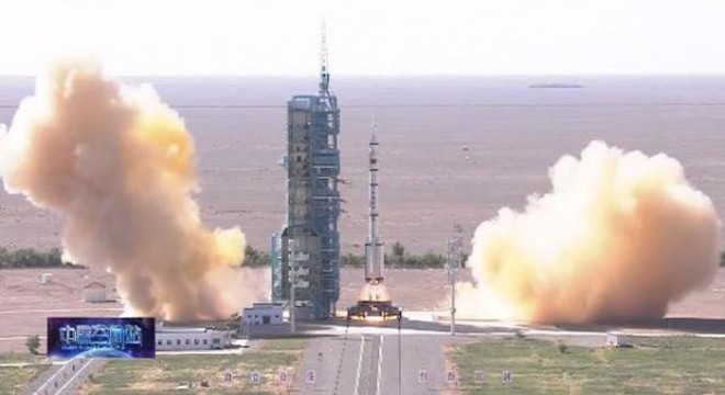 Çin, yabancı astrontları ortak uzay yolculuğuna davet etti