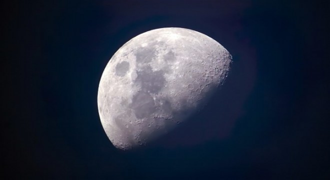 Çin, yapay zeka aracılığıyla Ay’da 109 bini aşkın krater saptadı