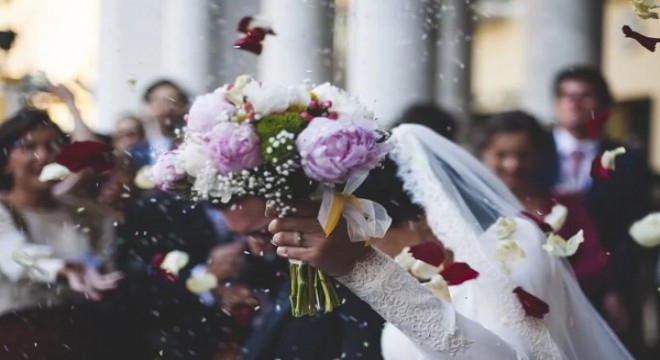 Çin’de 5 günde 400 bin çift evlendi