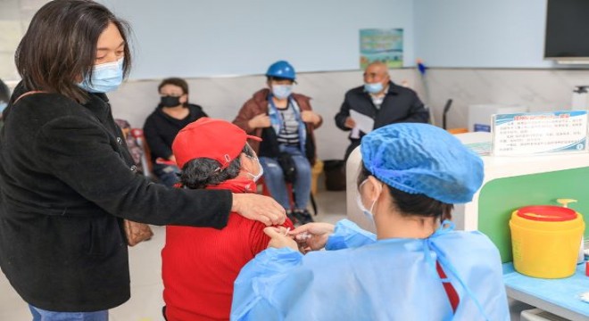 Çin’de 60 yaş üstü 226 milyon kişi aşılandı