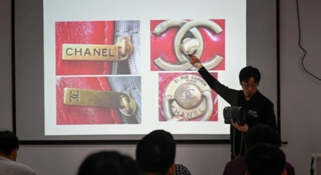 Çin'de sahte lüks ürünleri gerçeğinden ayırmayı öğreten kurs açıldı