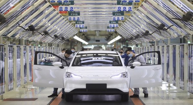 Çin’in otomobil endüstrisi “yeni enerji devrimi”ne hazır