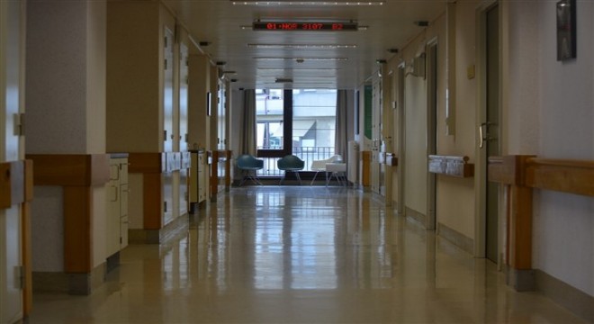 “İzmir Şehir Hastanesi'nde bir kişi sağlık çalışanını pompalı tüfekle rehin aldı” iddiası