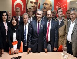 CHP’de 10 istifa