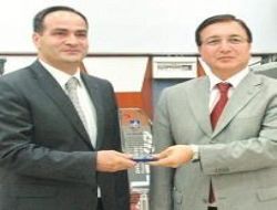 Eski Rektör Bıyıkoğlu’nun hayatı kitap oldu