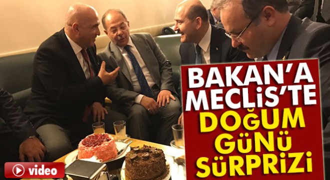 Anayasa değişiklik teklifi görüşmelerinde doğum günü kutlaması