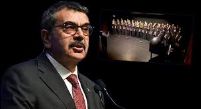 Bakan Tekin den  Parla  Marşını Seslendiren Öğrencilere Teşekkür
