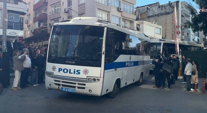 Bayraklı soruşturmasında 43 şüpheli adliyede